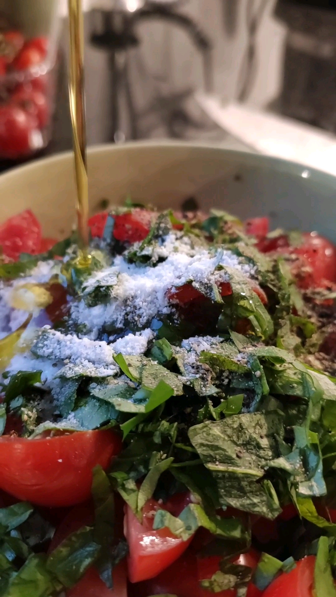 Caprese Tomazen-Mozzarella-Salat – Jomnomnom Rezept-Videos Caprese Tomazen-Mozzarella-Salat – Jomnomnom Rezept-Videos