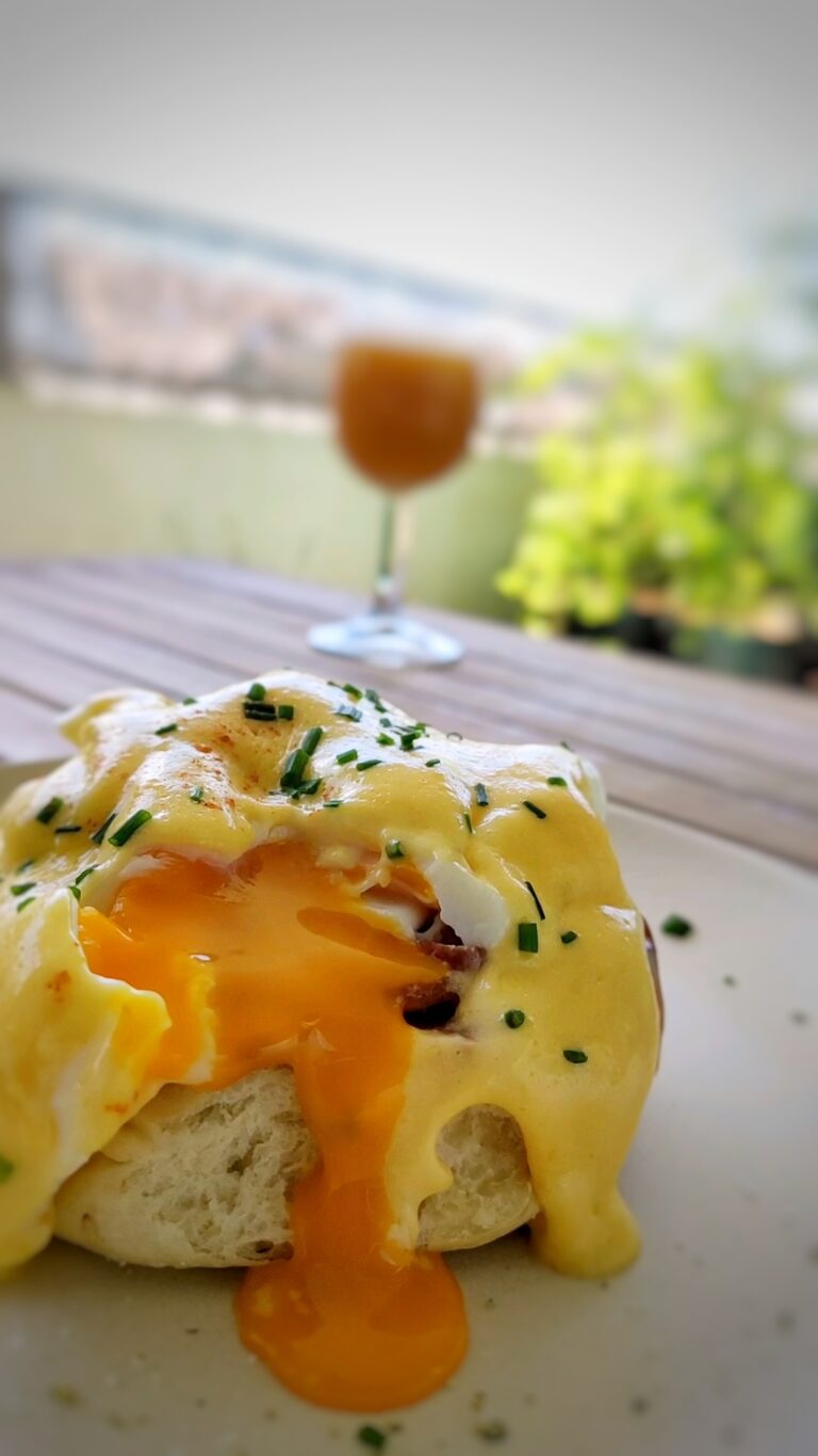 Eggs Benedict Jomnomnom RezeptVideos